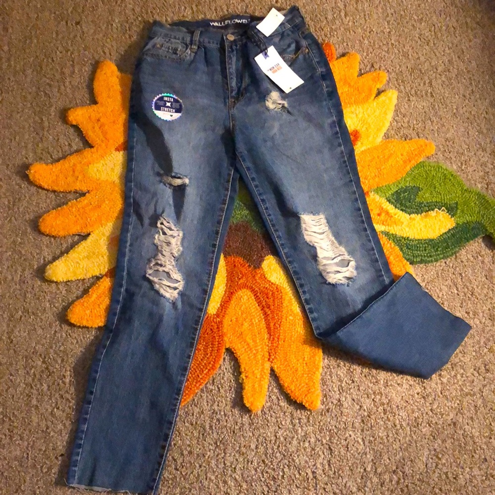 Wallflower Insta-Stretch Mom-Jean High Rise